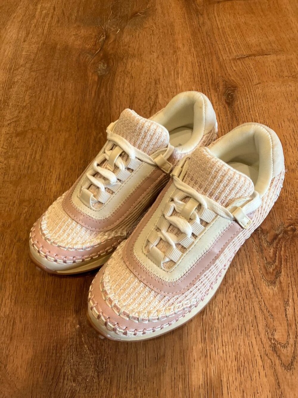 Mia Karin Sneakers Girls Sz 2 Never Worn Excellent Condition
